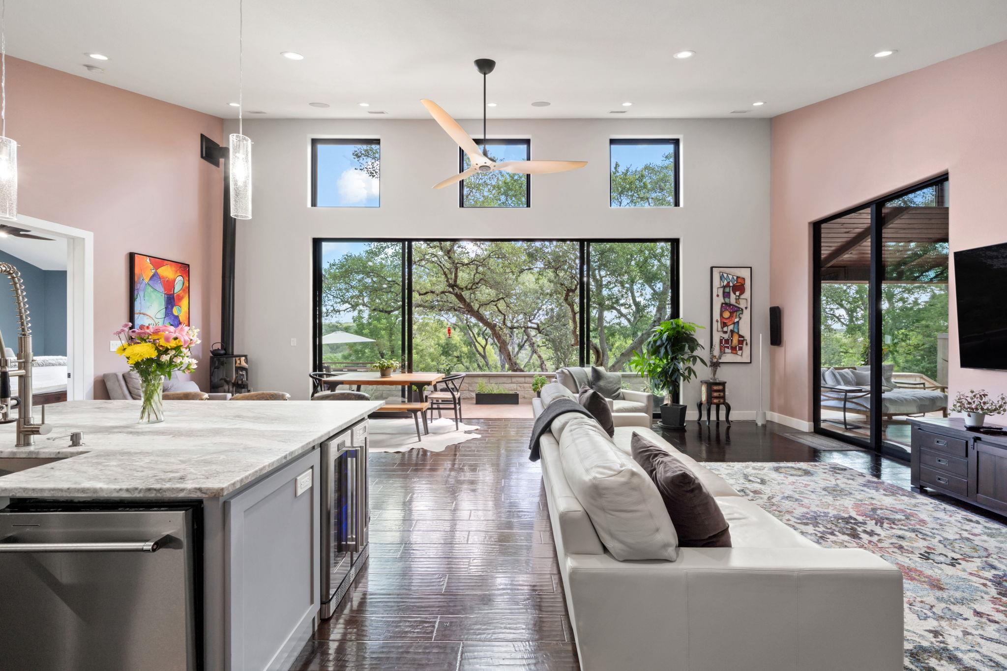 172 Bluff Trl, Dripping Springs, TX 78620