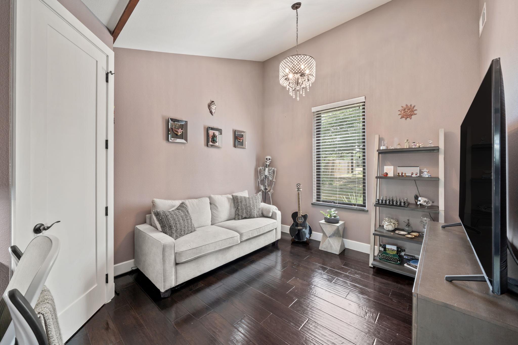 172 Bluff Trl, Dripping Springs, TX 78620