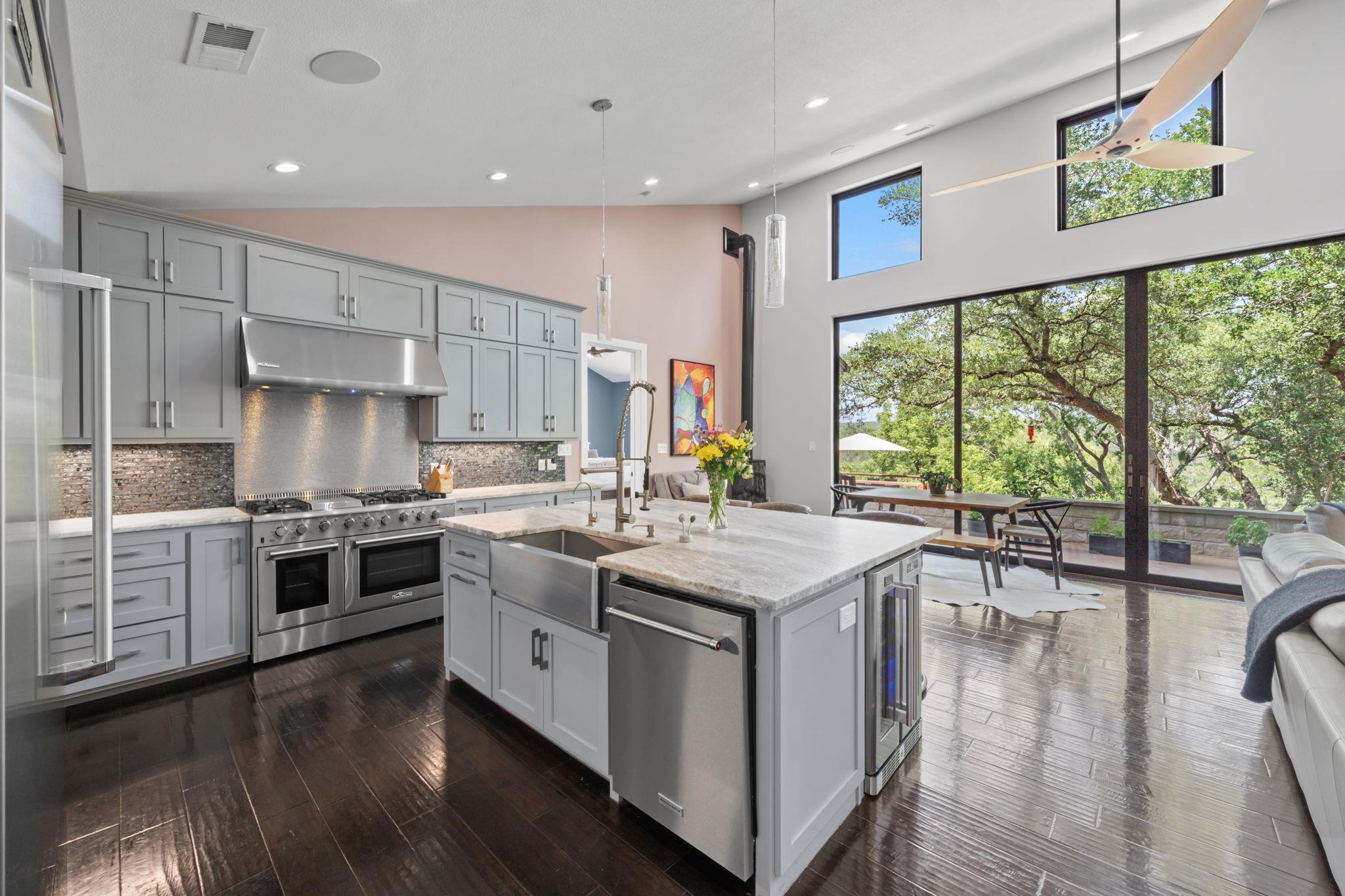 172 Bluff Trl, Dripping Springs, TX 78620