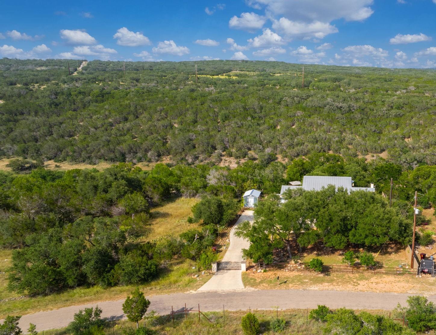 172 Bluff Trl, Dripping Springs, TX 78620