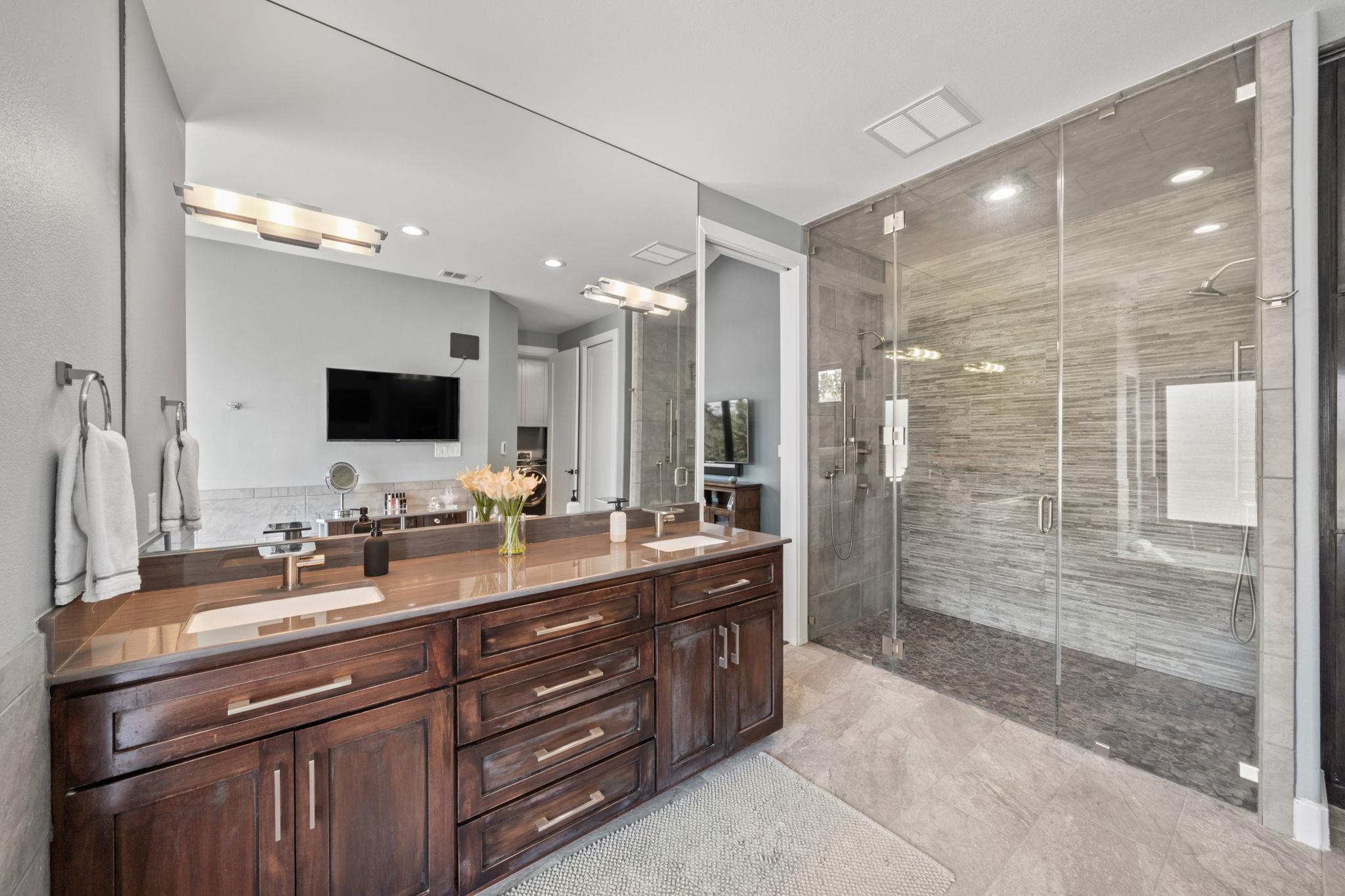 172 Bluff Trl, Dripping Springs, TX 78620