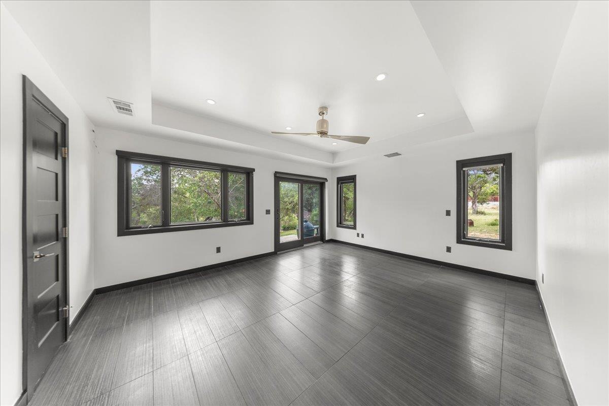 2817 Tradewind Dr, Spicewood, TX 78669