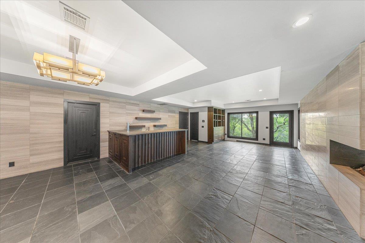 2817 Tradewind Dr, Spicewood, TX 78669