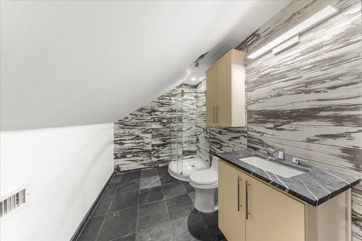 2817 Tradewind Dr, Spicewood, TX 78669