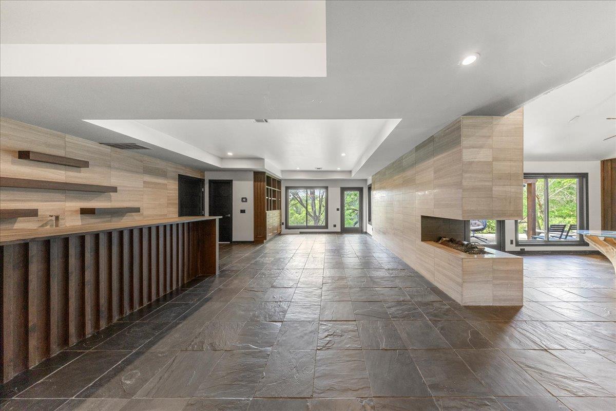 2817 Tradewind Dr, Spicewood, TX 78669