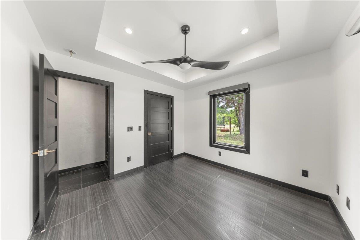 2817 Tradewind Dr, Spicewood, TX 78669