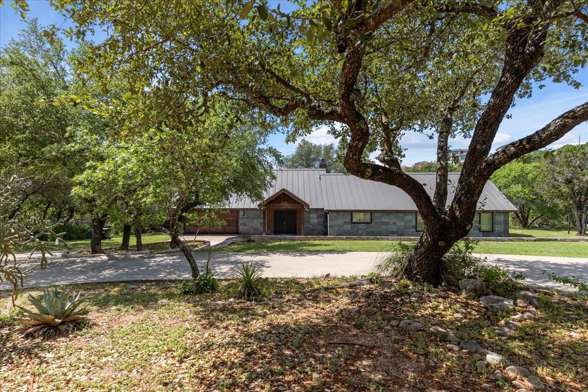 2817 Tradewind Dr, Spicewood, TX 78669