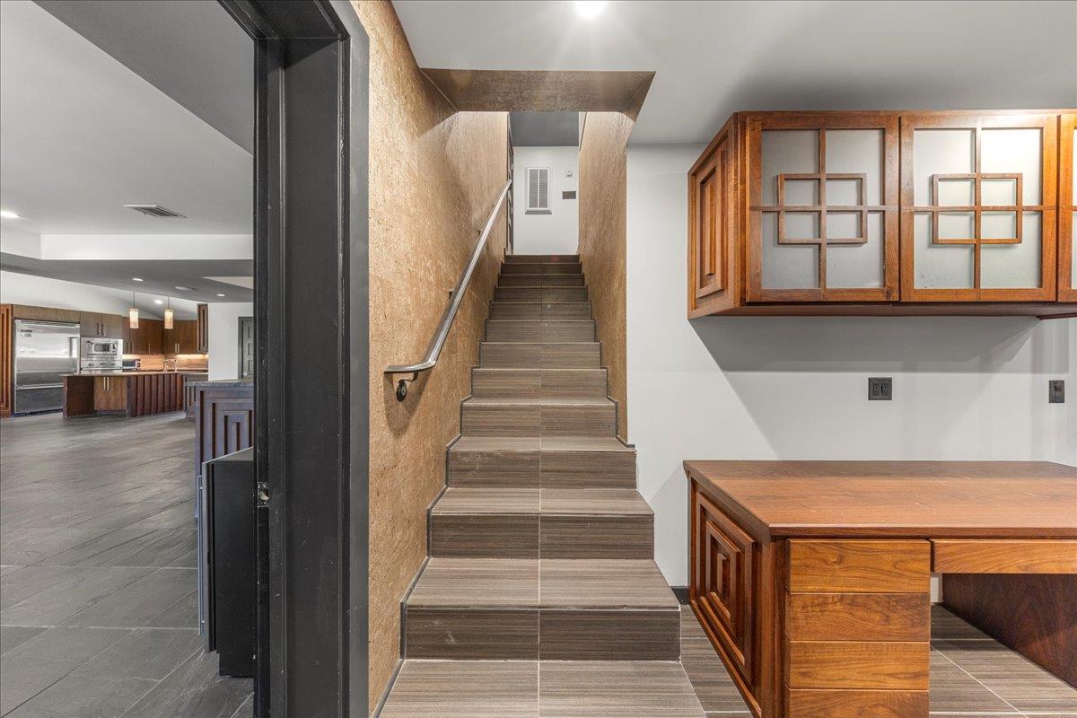 2817 Tradewind Dr, Spicewood, TX 78669