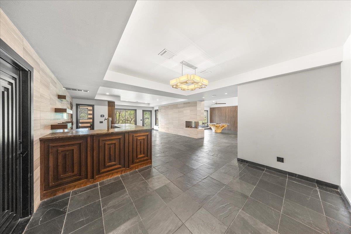 2817 Tradewind Dr, Spicewood, TX 78669