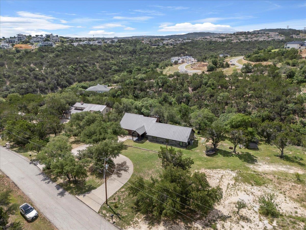 2817 Tradewind Dr, Spicewood, TX 78669