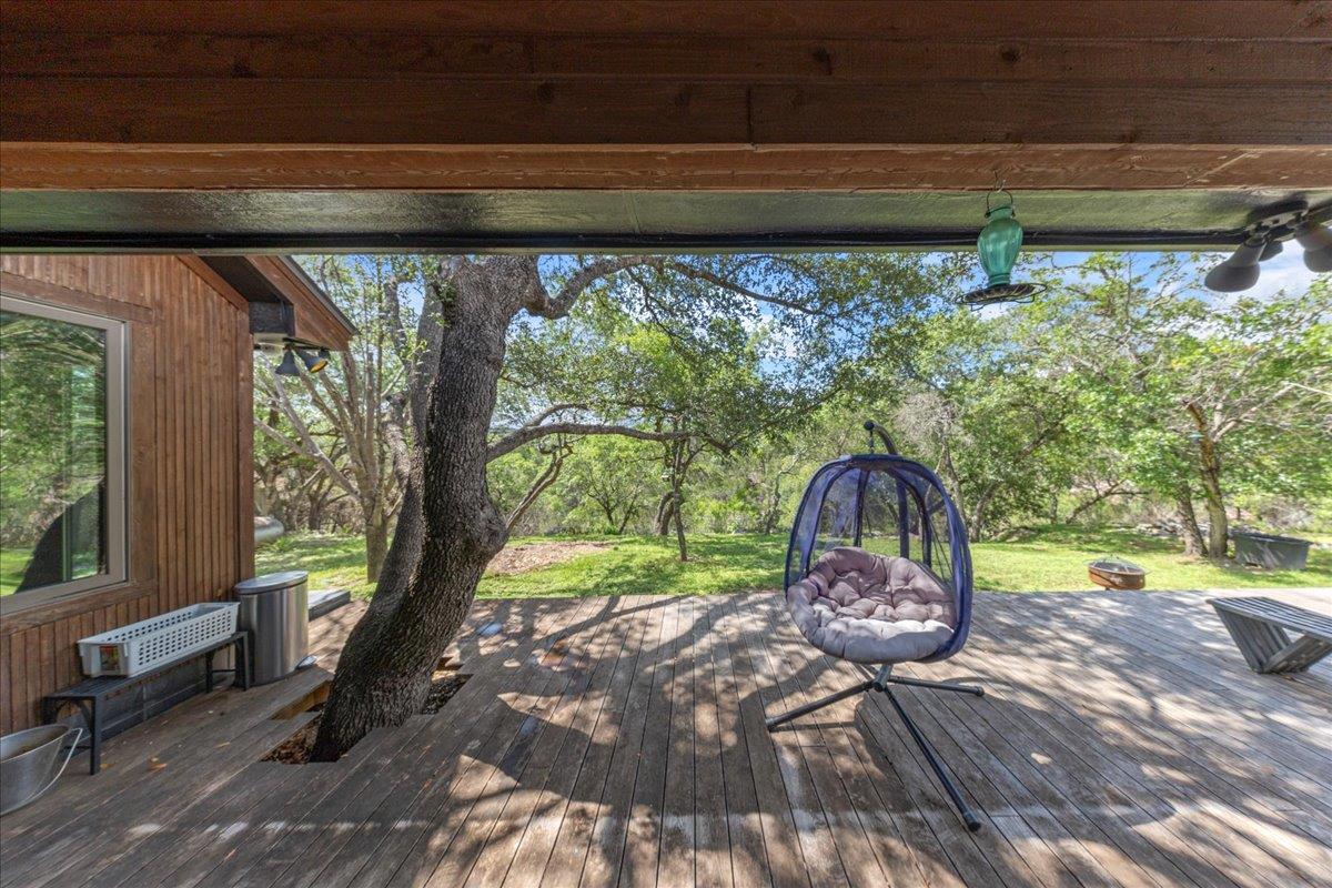 2817 Tradewind Dr, Spicewood, TX 78669