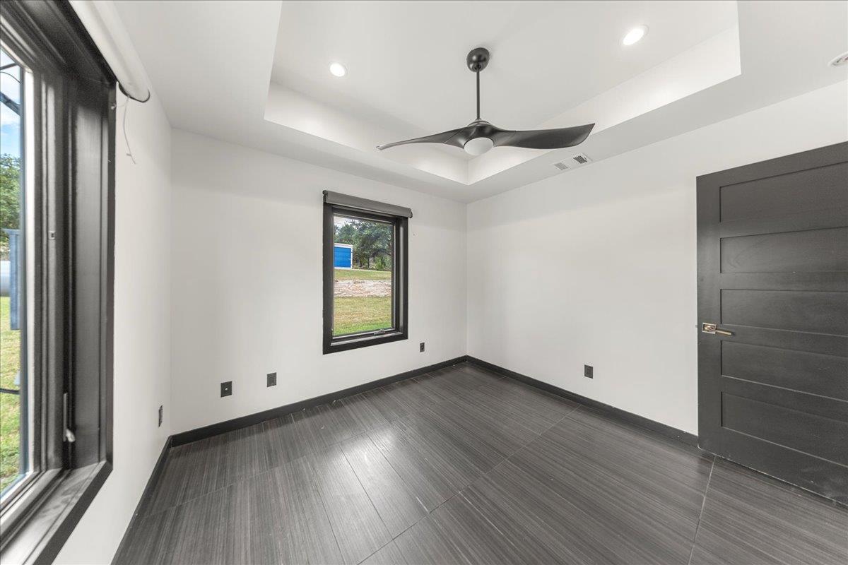 2817 Tradewind Dr, Spicewood, TX 78669