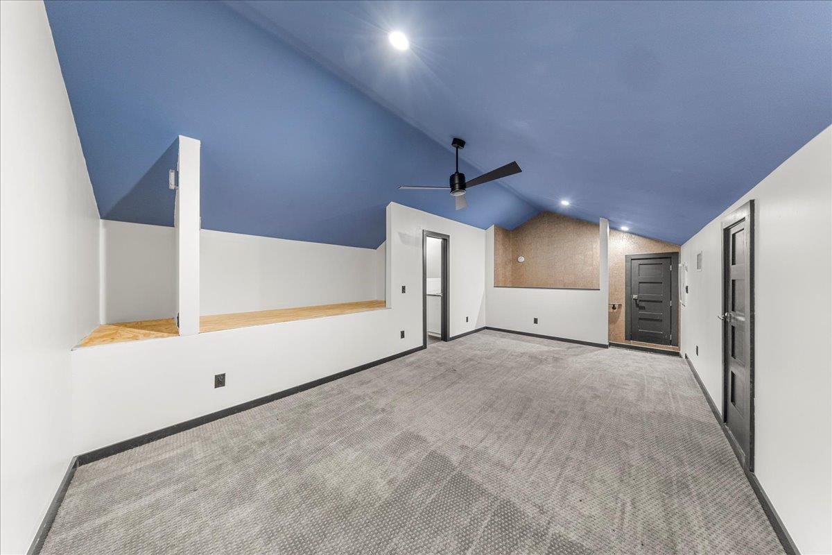 2817 Tradewind Dr, Spicewood, TX 78669