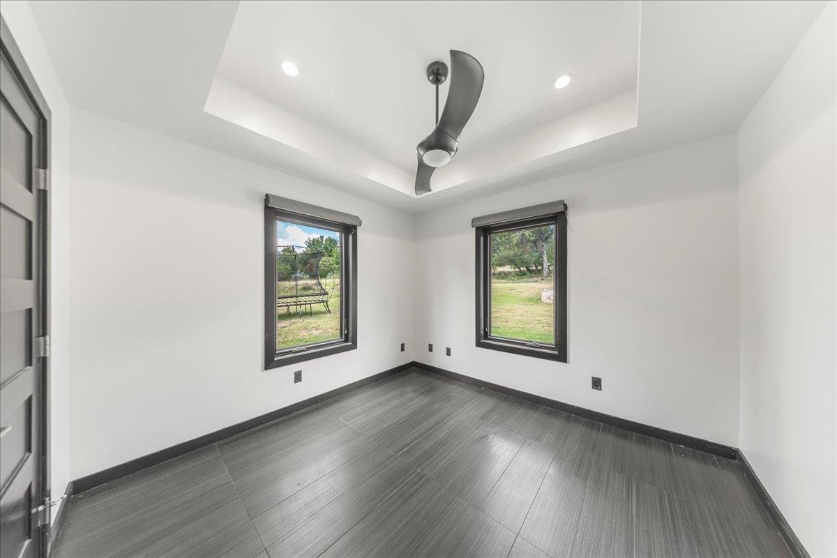 2817 Tradewind Dr, Spicewood, TX 78669