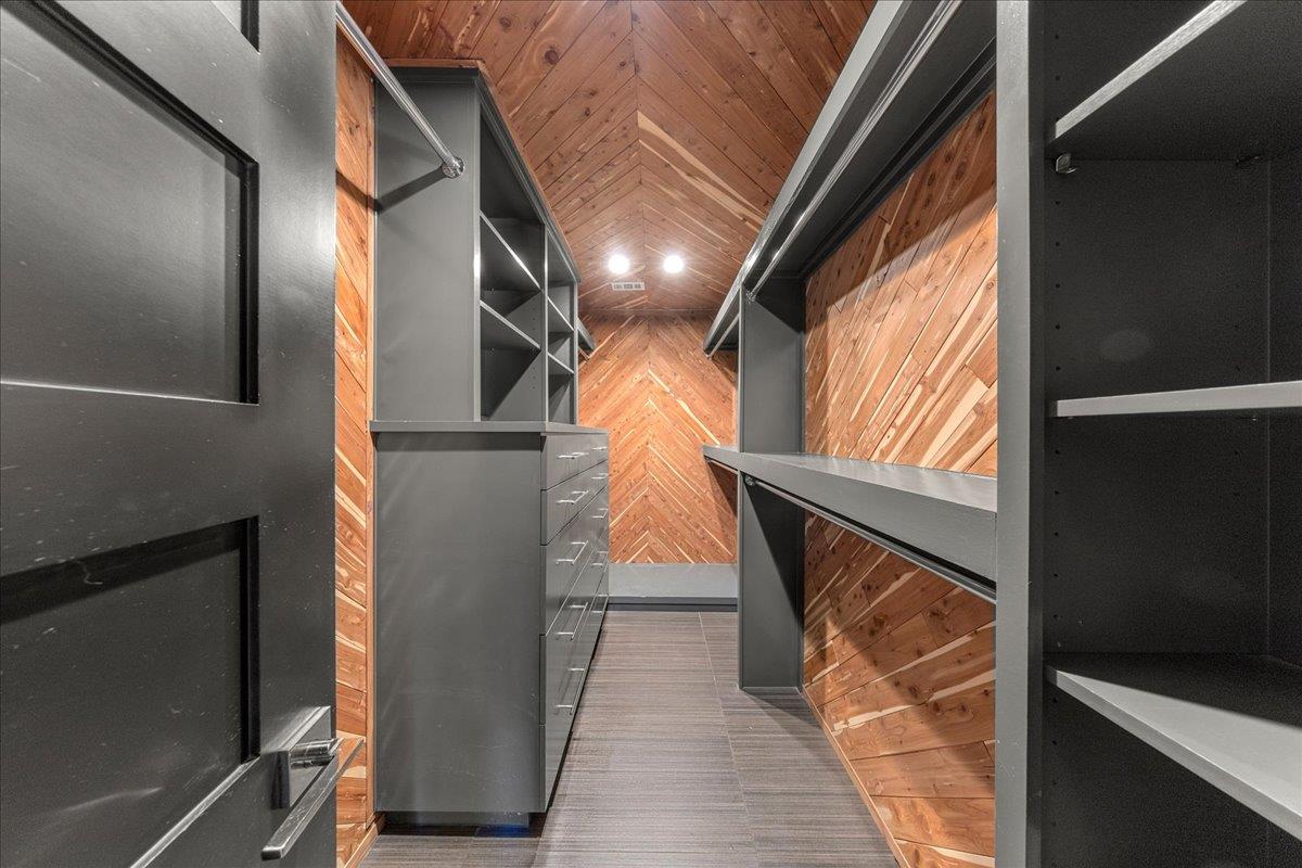 2817 Tradewind Dr, Spicewood, TX 78669