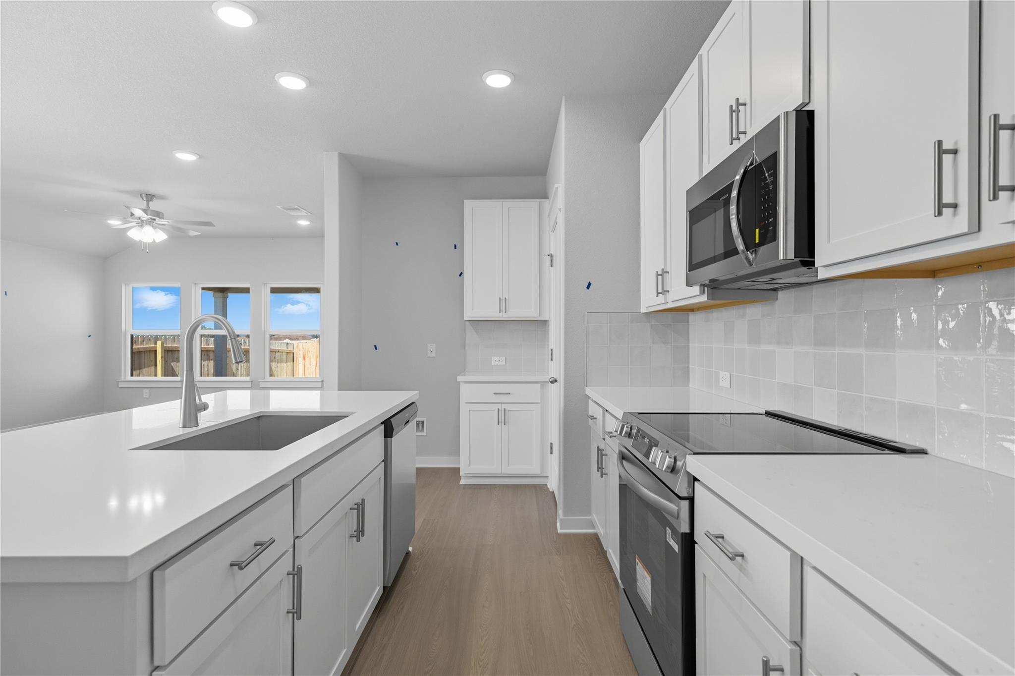 120 Crow Valley Dr, Jarrell, TX 76537