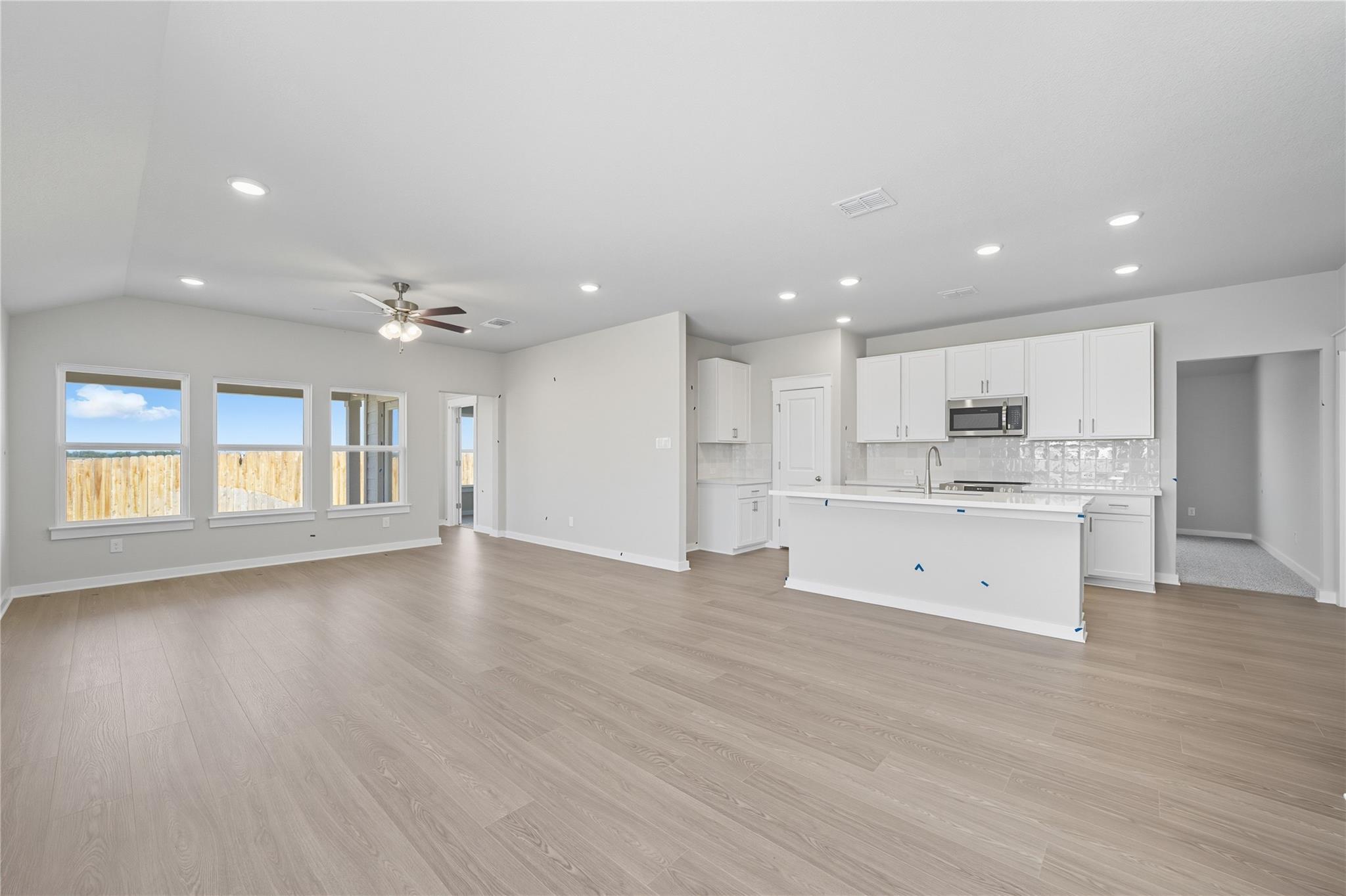 120 Crow Valley Dr, Jarrell, TX 76537