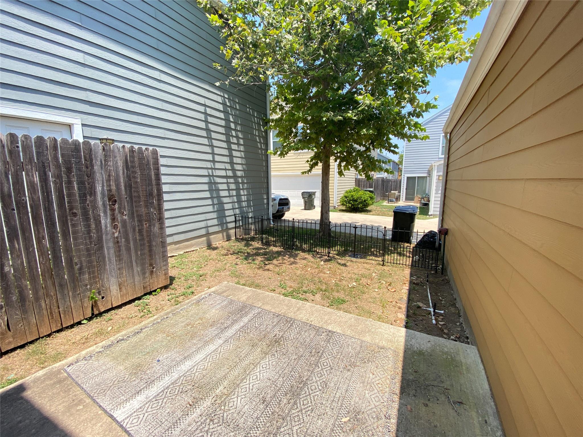 320 Trestle Tree, San Marcos, TX 78666