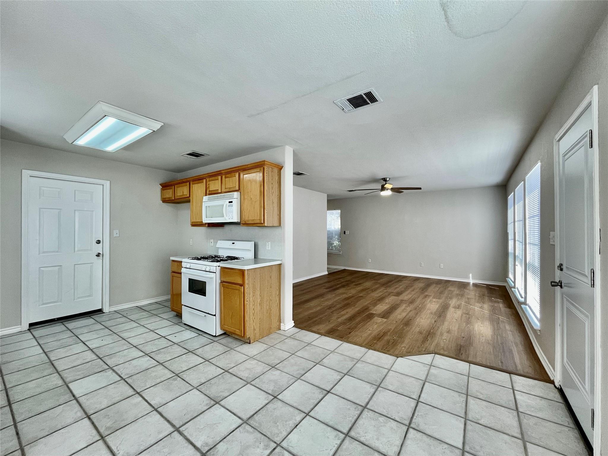 609 Chicago St, San Marcos, TX 78666