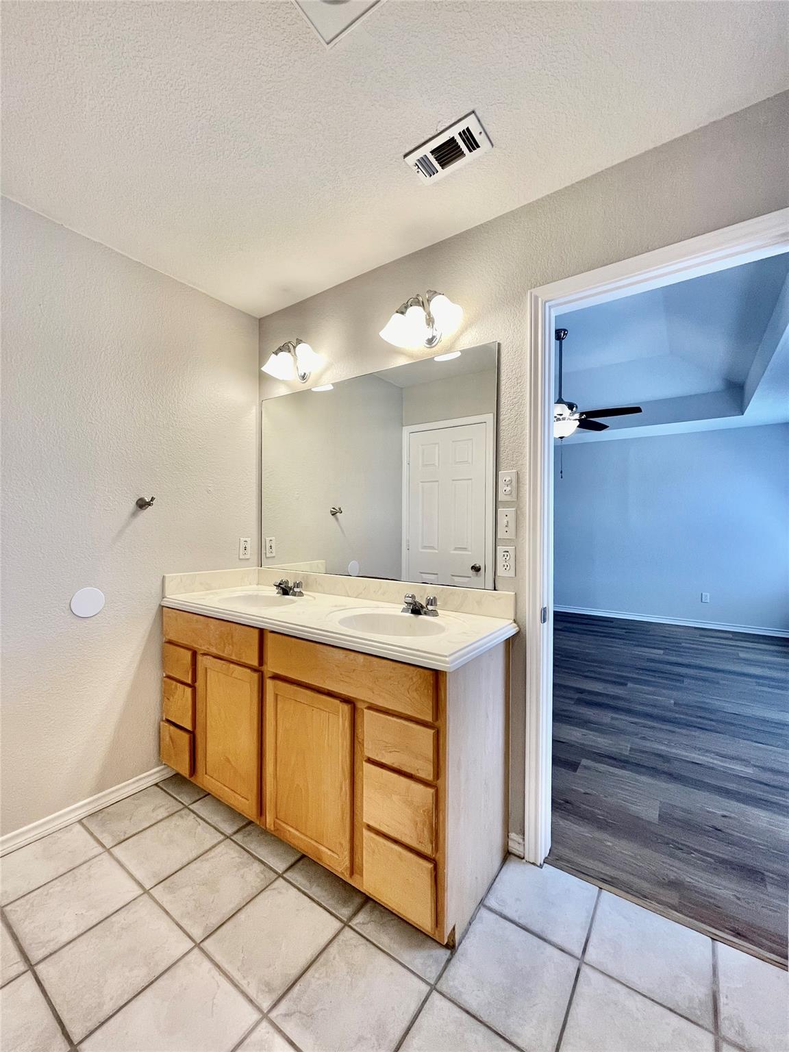 609 Chicago St, San Marcos, TX 78666