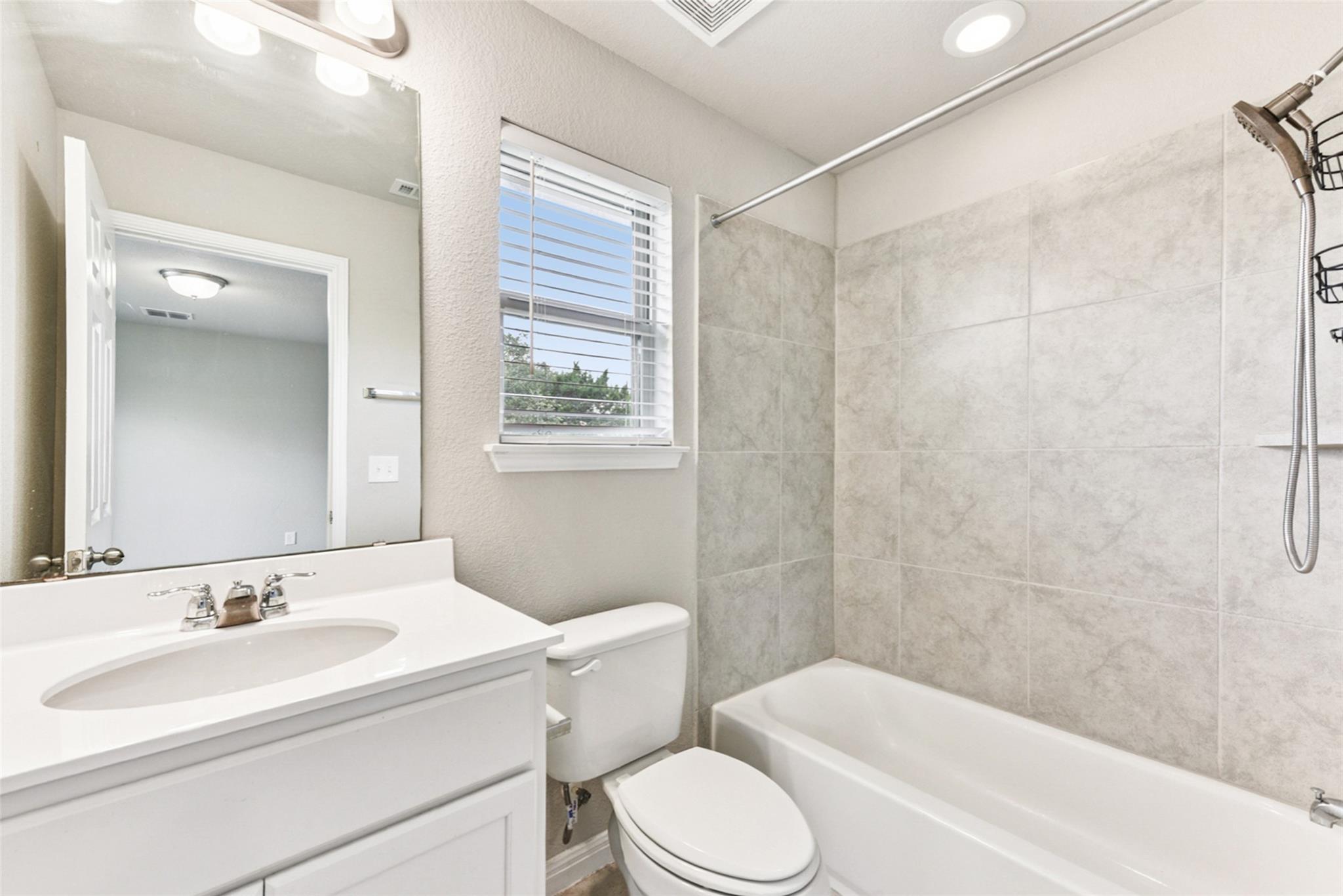 164 Macarthur Dr, Leander, TX 78641