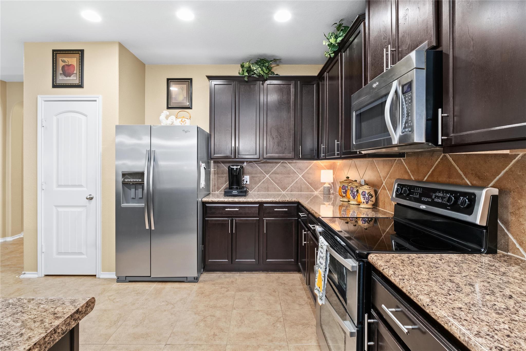 600 Gina Dr, Kyle, TX 78640