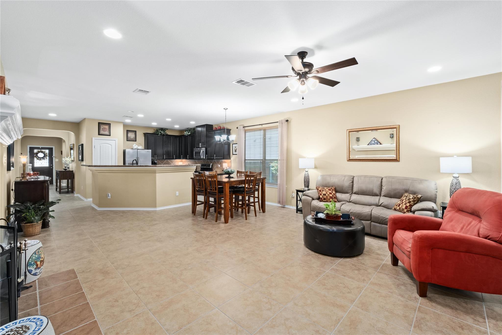 600 Gina Dr, Kyle, TX 78640