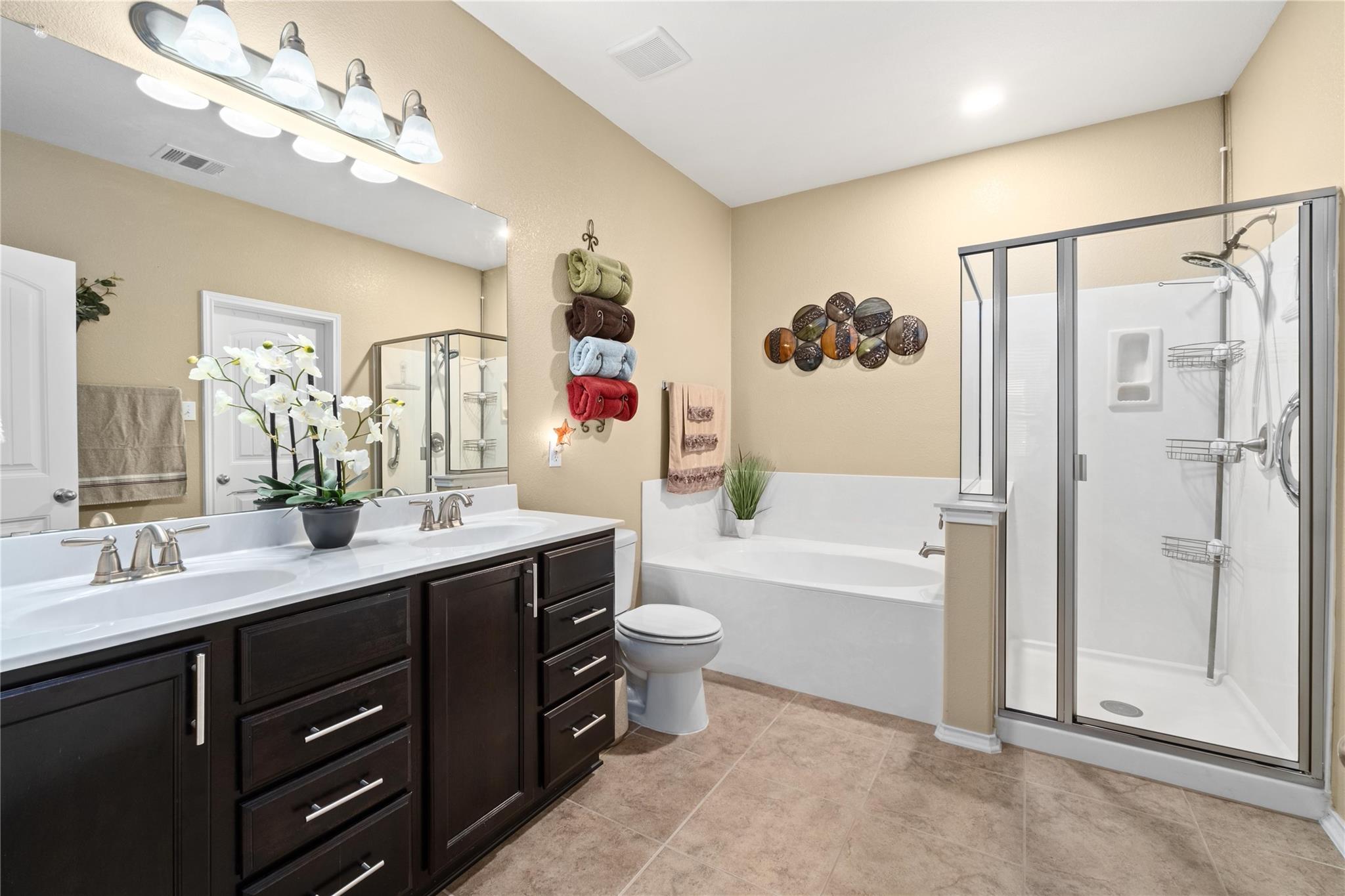 600 Gina Dr, Kyle, TX 78640