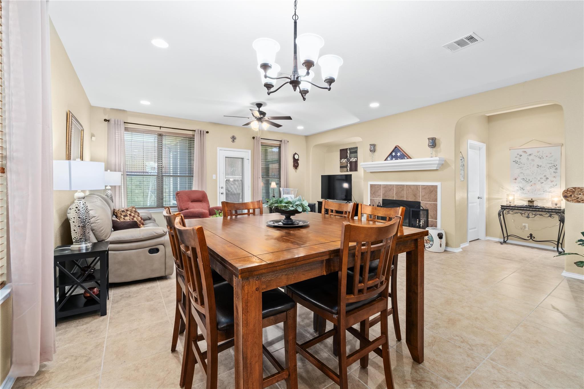 600 Gina Dr, Kyle, TX 78640