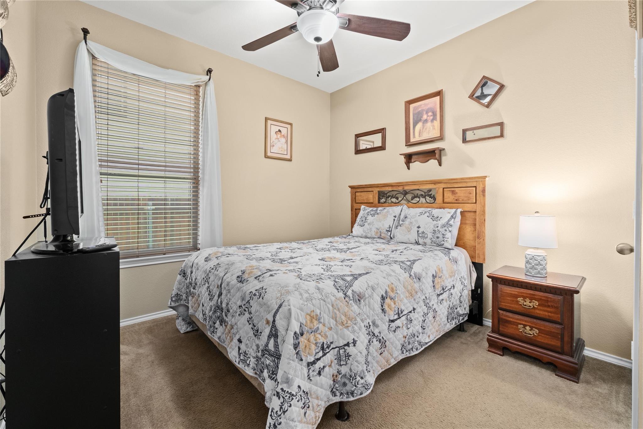 600 Gina Dr, Kyle, TX 78640