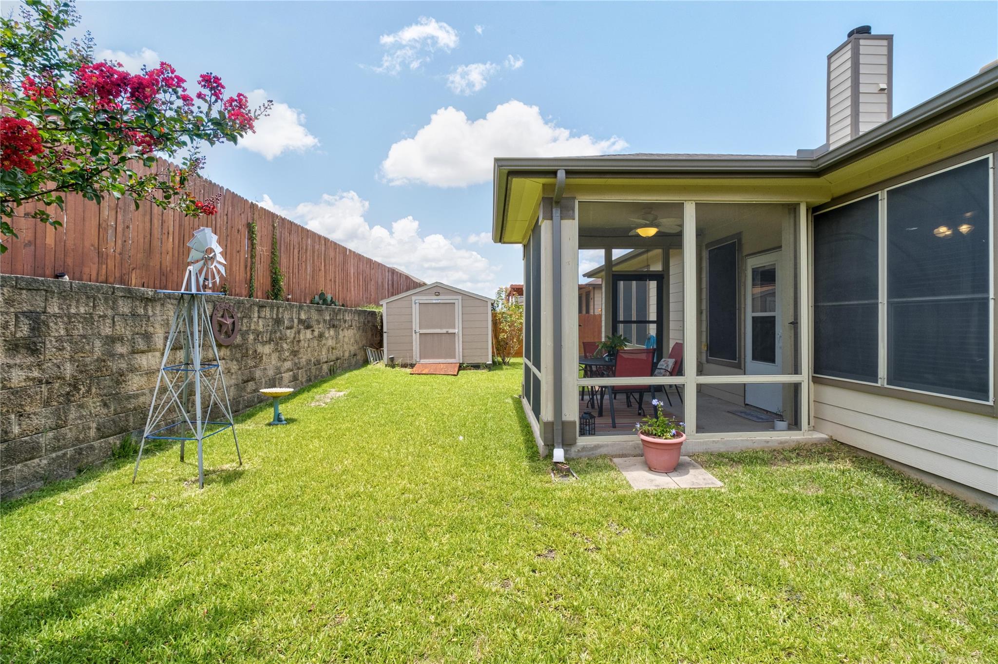 600 Gina Dr, Kyle, TX 78640