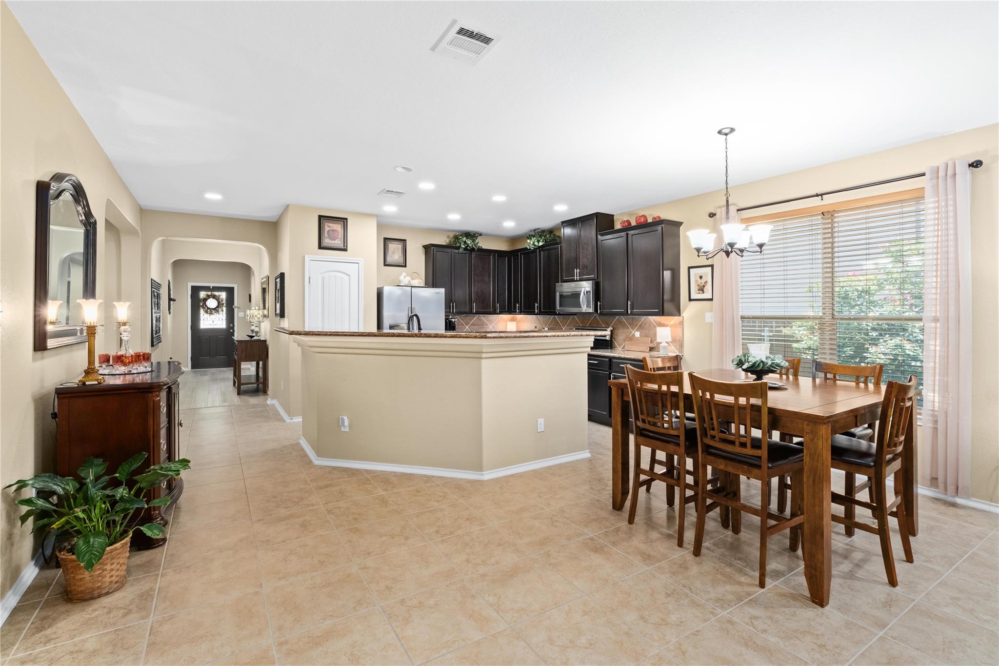 600 Gina Dr, Kyle, TX 78640