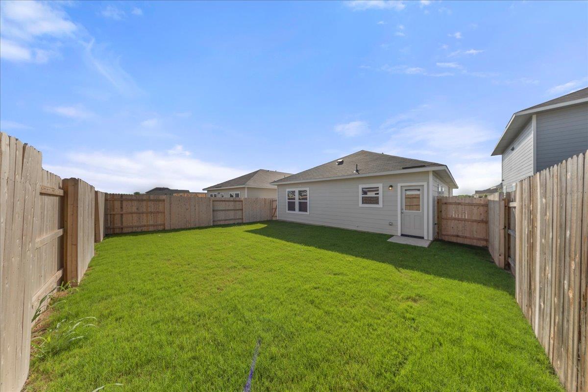 211 Estallo Way, Maxwell, TX 78656
