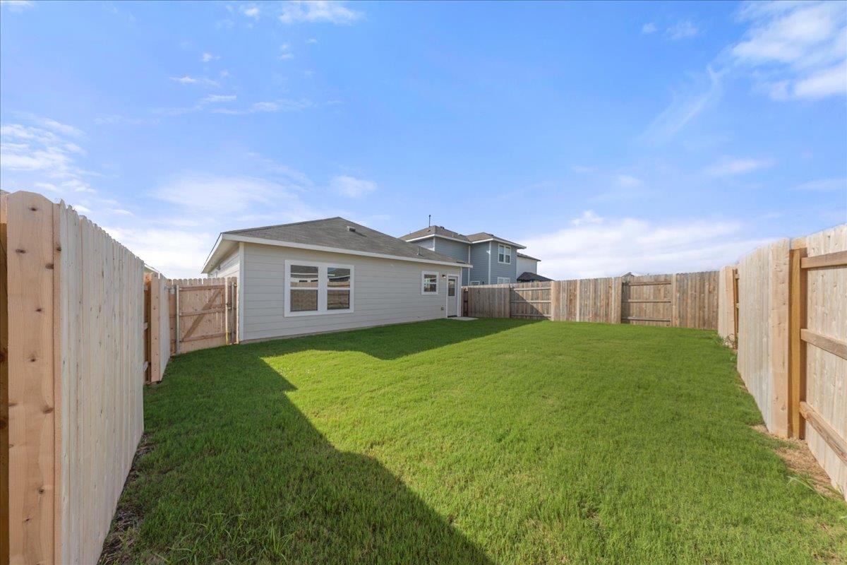 211 Estallo Way, Maxwell, TX 78656
