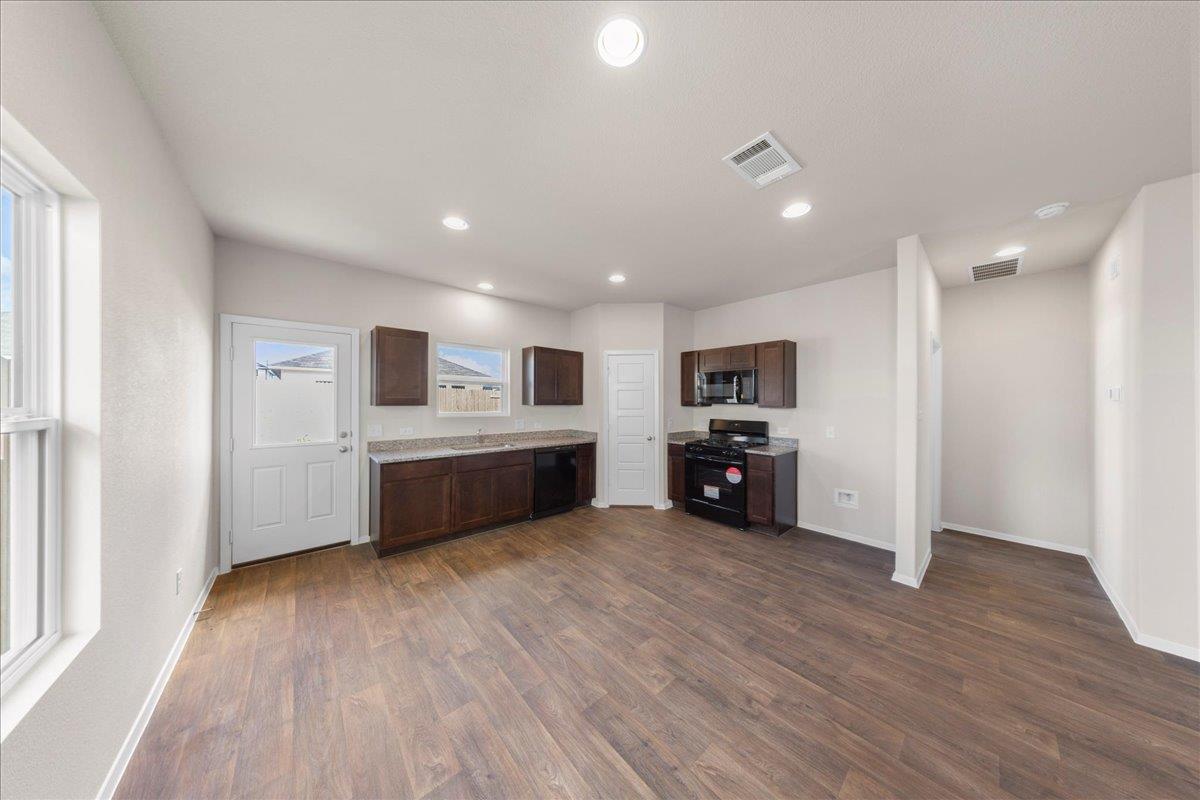 211 Estallo Way, Maxwell, TX 78656