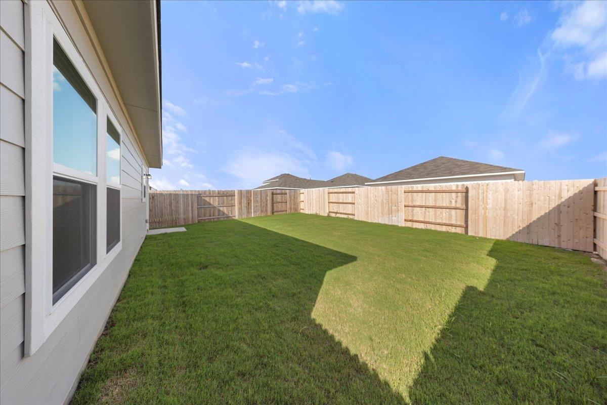 211 Estallo Way, Maxwell, TX 78656