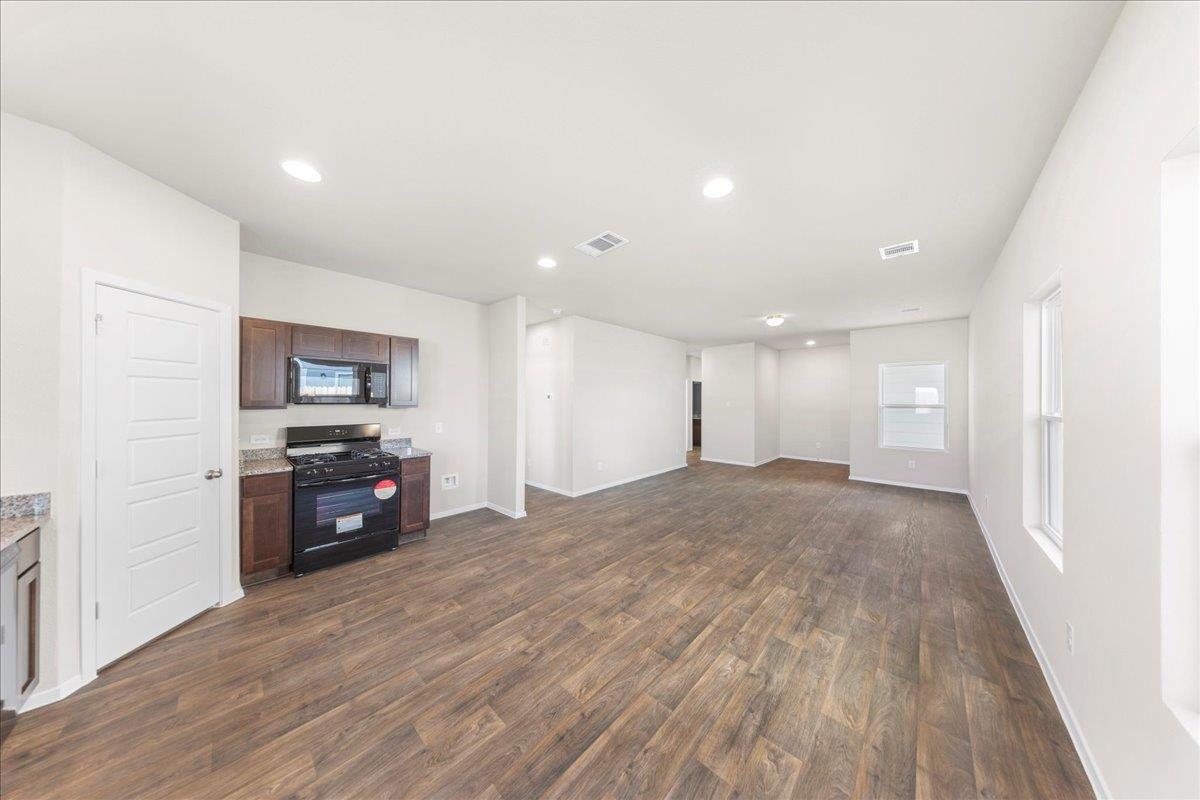 211 Estallo Way, Maxwell, TX 78656