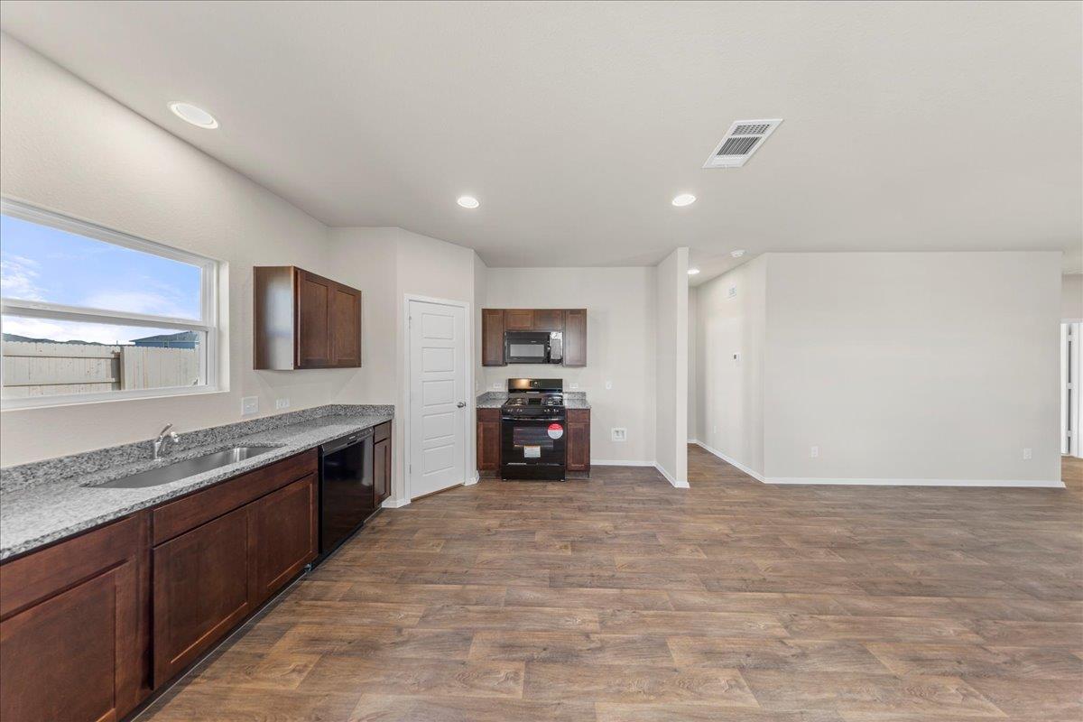 211 Estallo Way, Maxwell, TX 78656