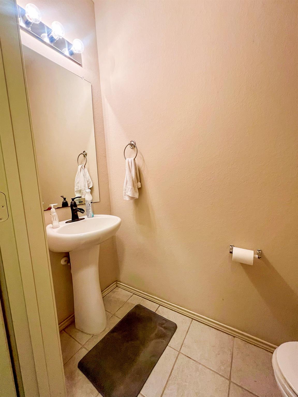 104 Blair Ct, San Marcos, TX 78666