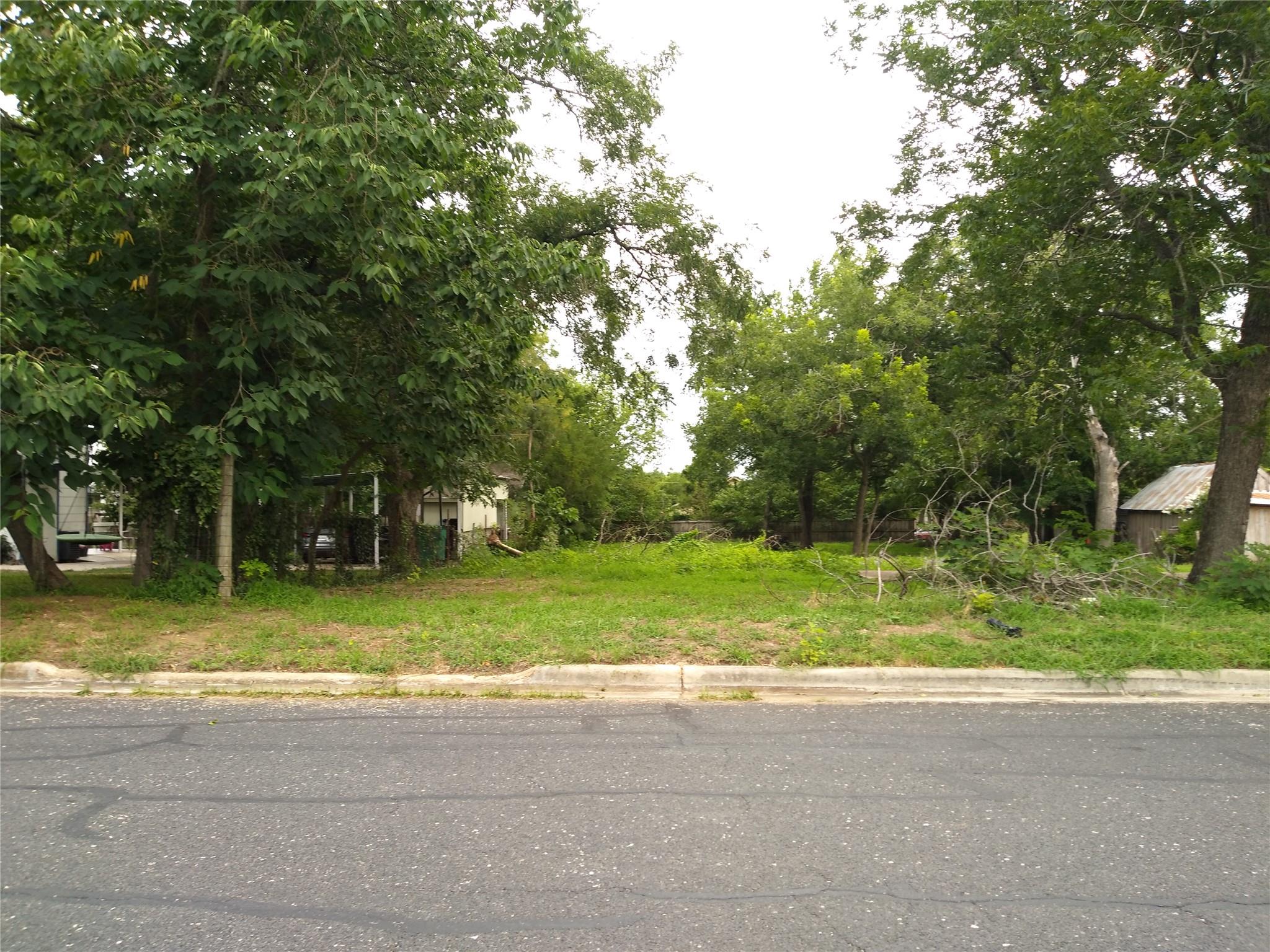 409 W Brenham St, Elgin, TX 78621