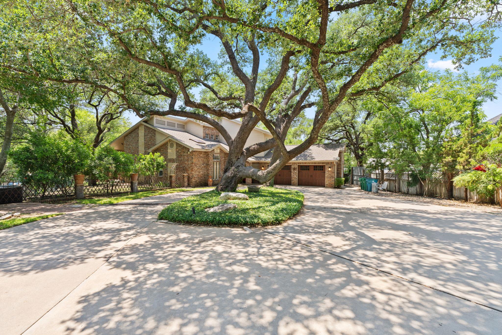 1005 Terry Ln, Kingsland, TX 78639