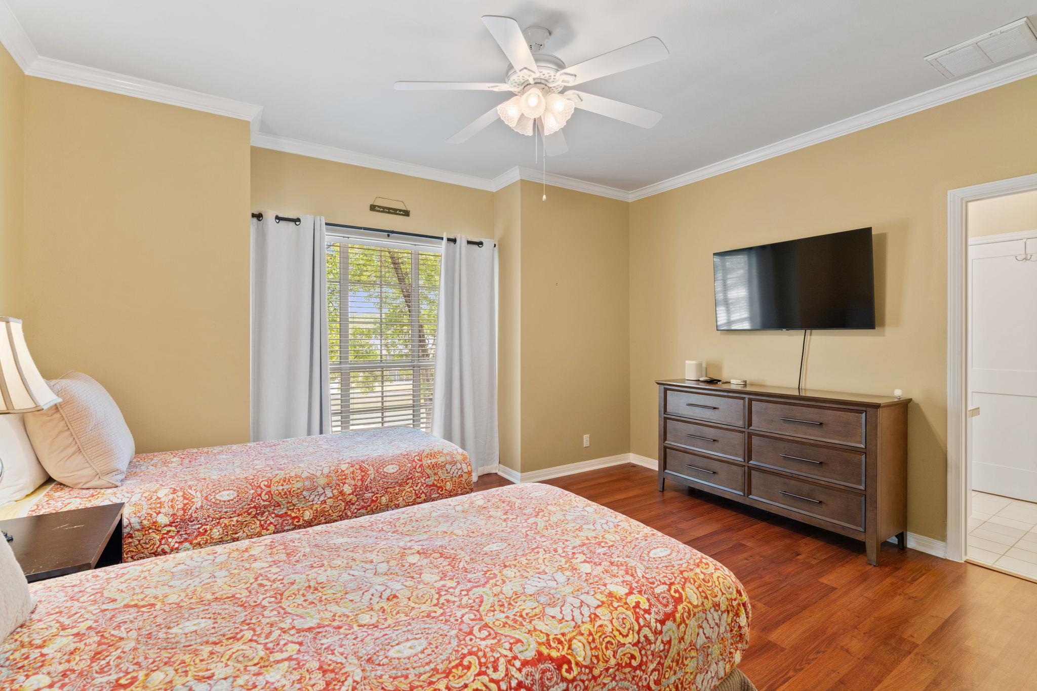 1005 Terry Ln, Kingsland, TX 78639