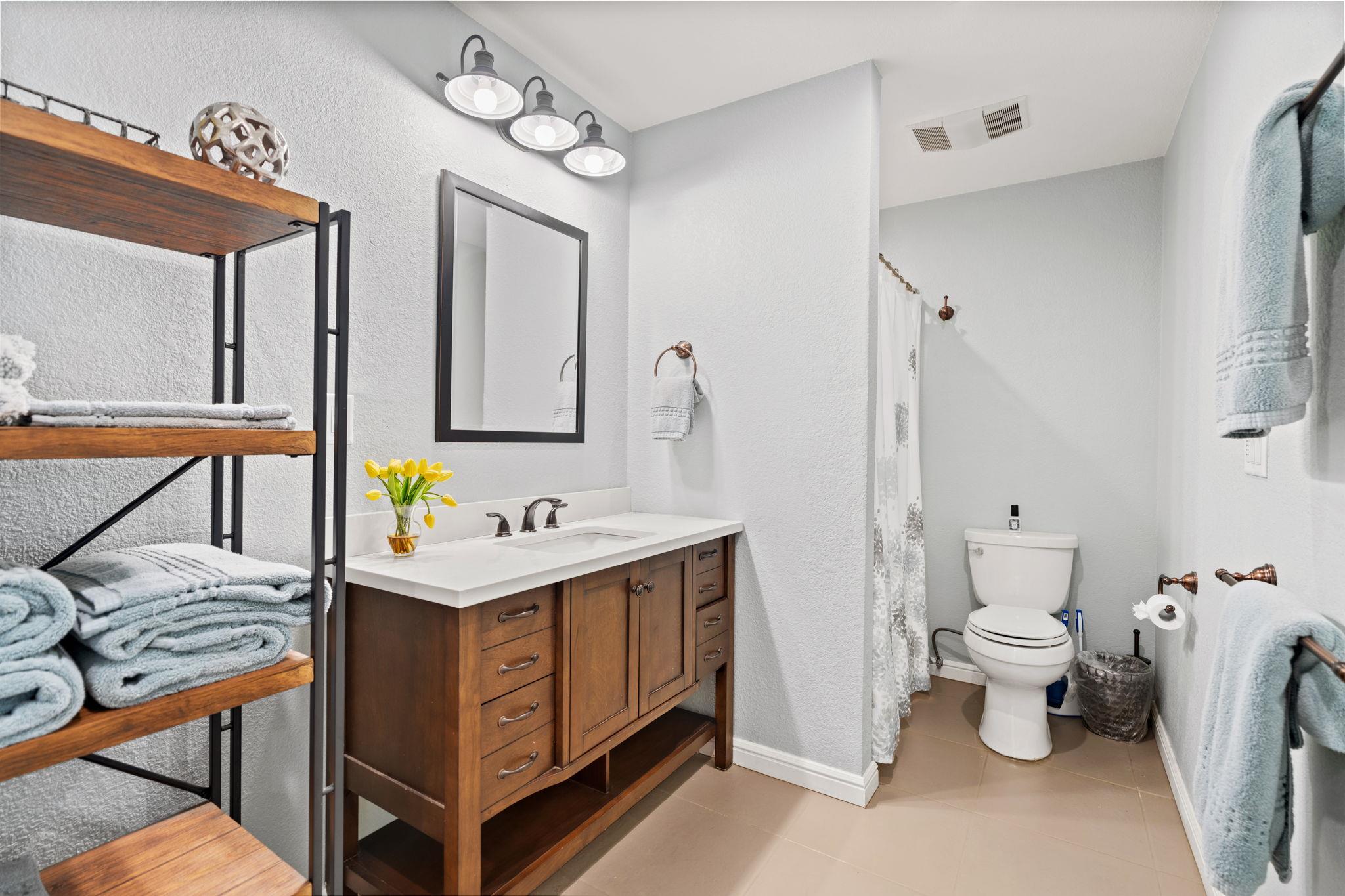 1005 Terry Ln, Kingsland, TX 78639