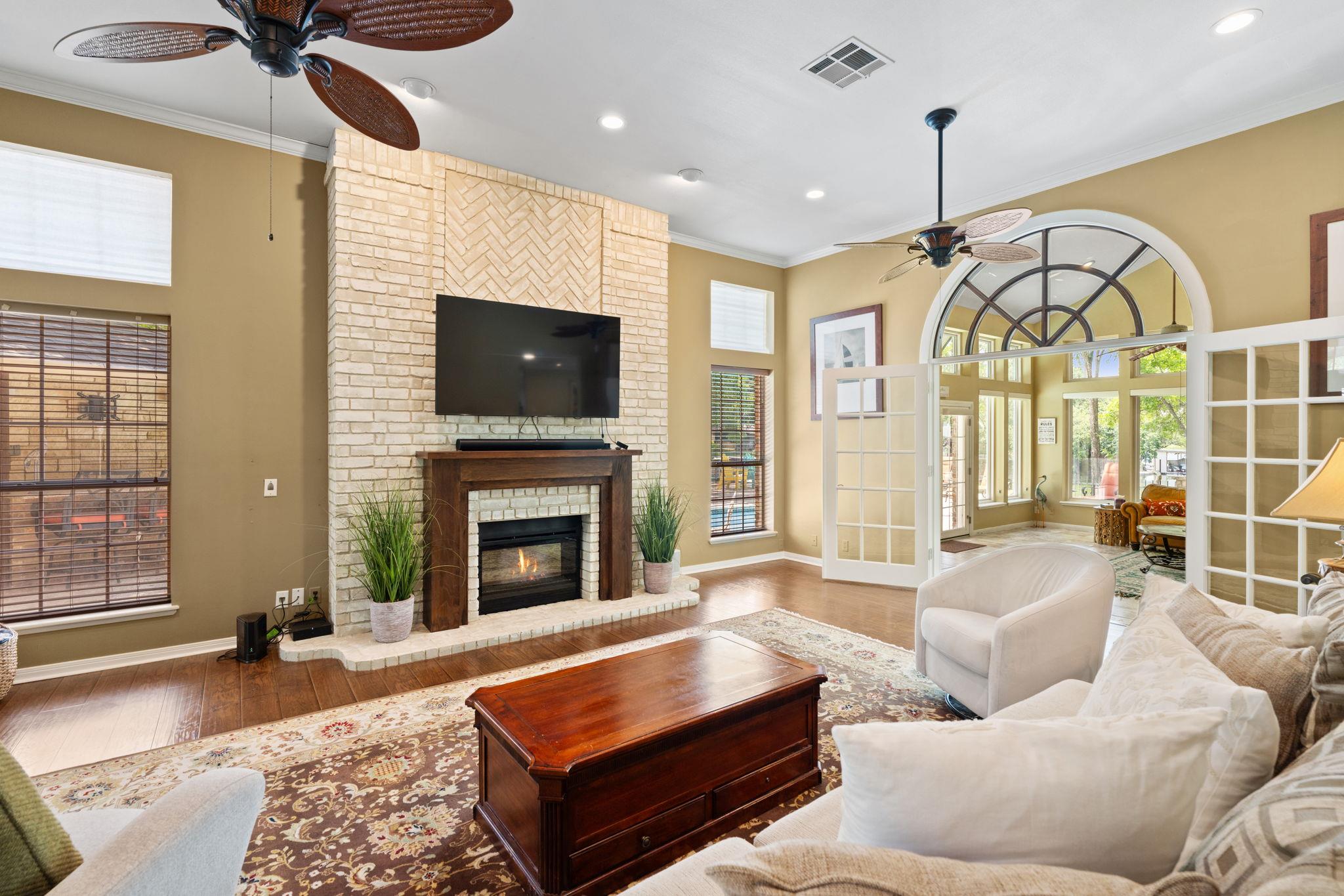 1005 Terry Ln, Kingsland, TX 78639