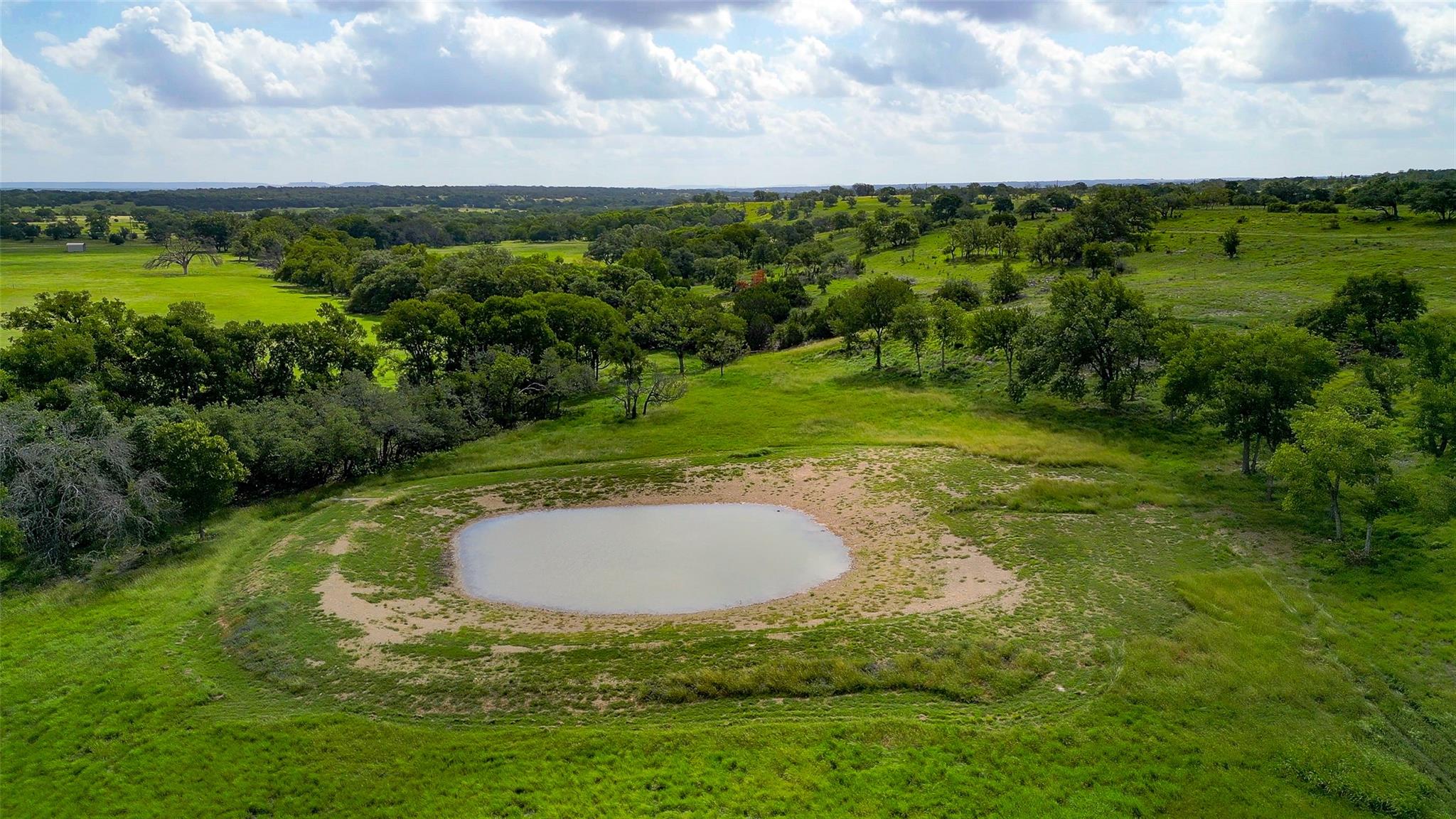 191 Pivot Cir, Briggs, TX 78608