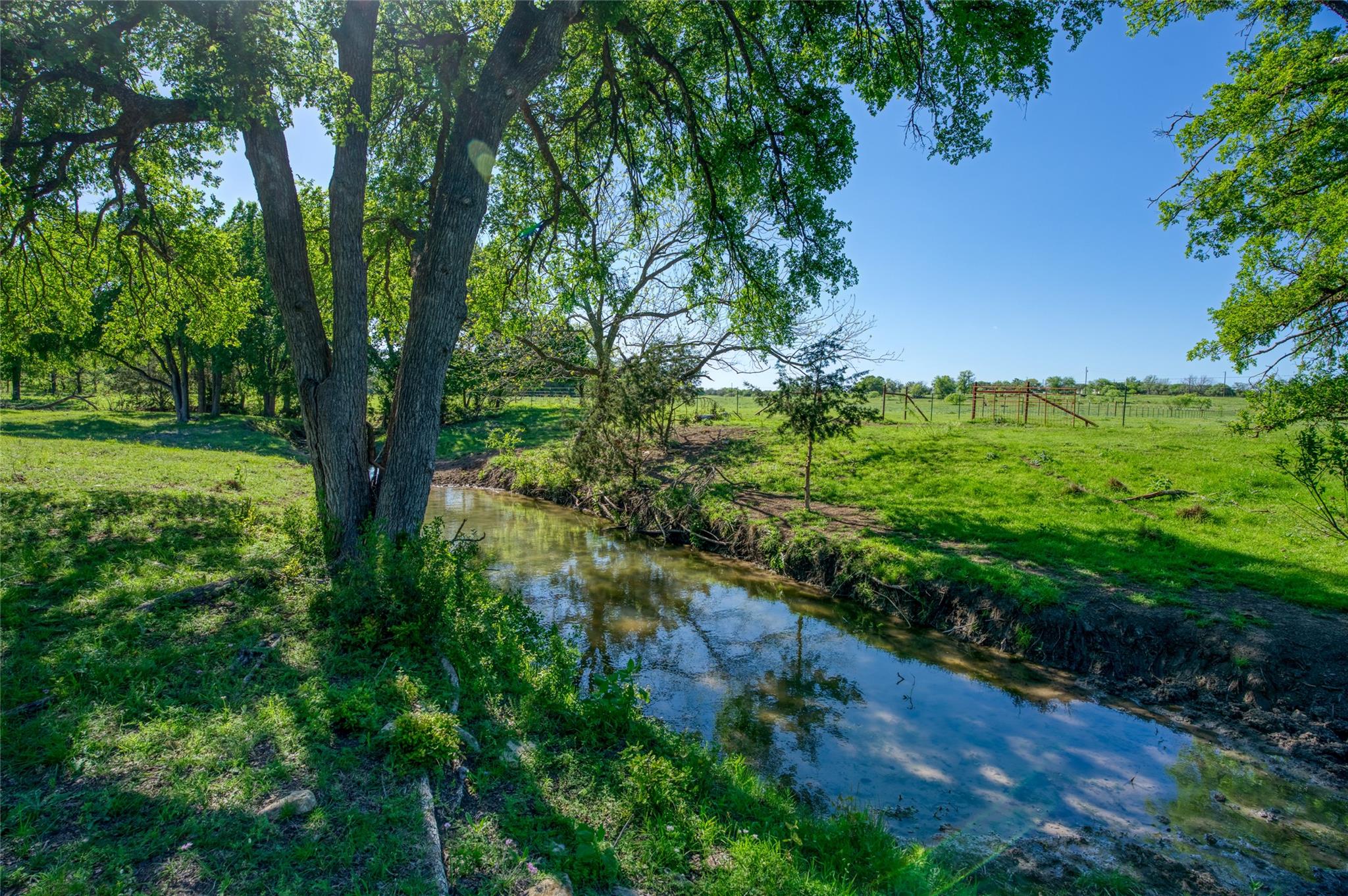 191 Pivot Cir, Briggs, TX 78608