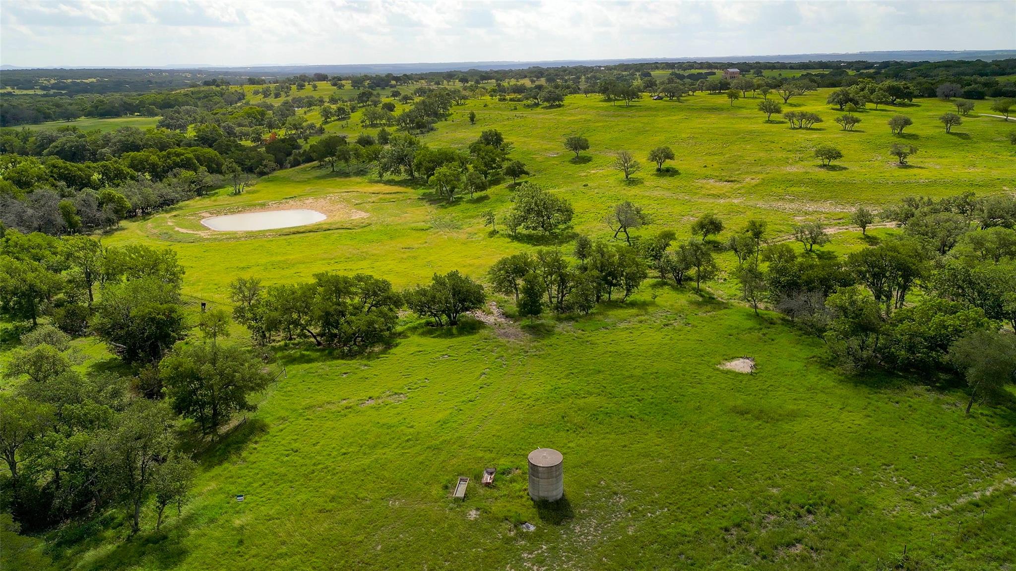 191 Pivot Cir, Briggs, TX 78608