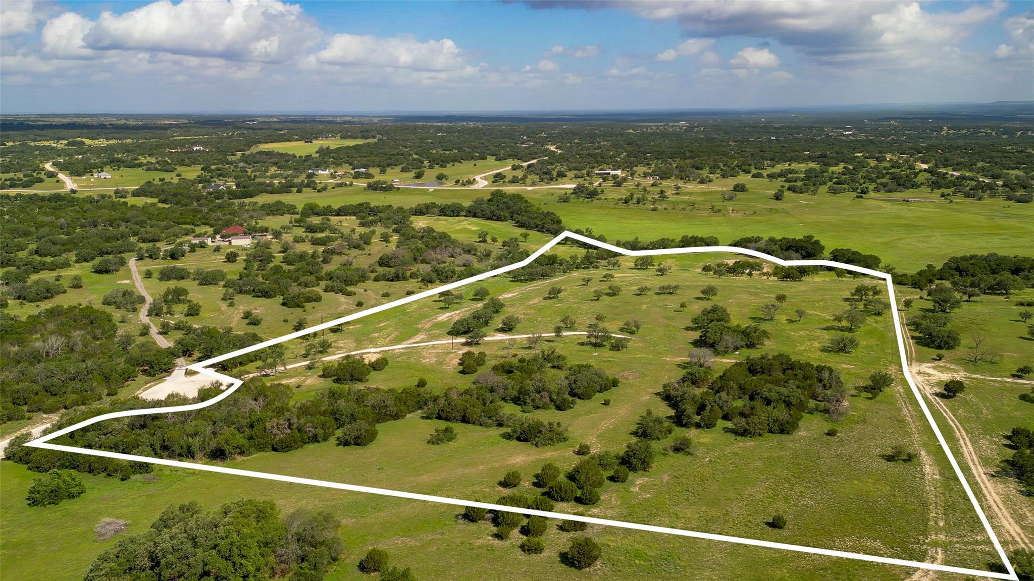 191 Pivot Cir, Briggs, TX 78608