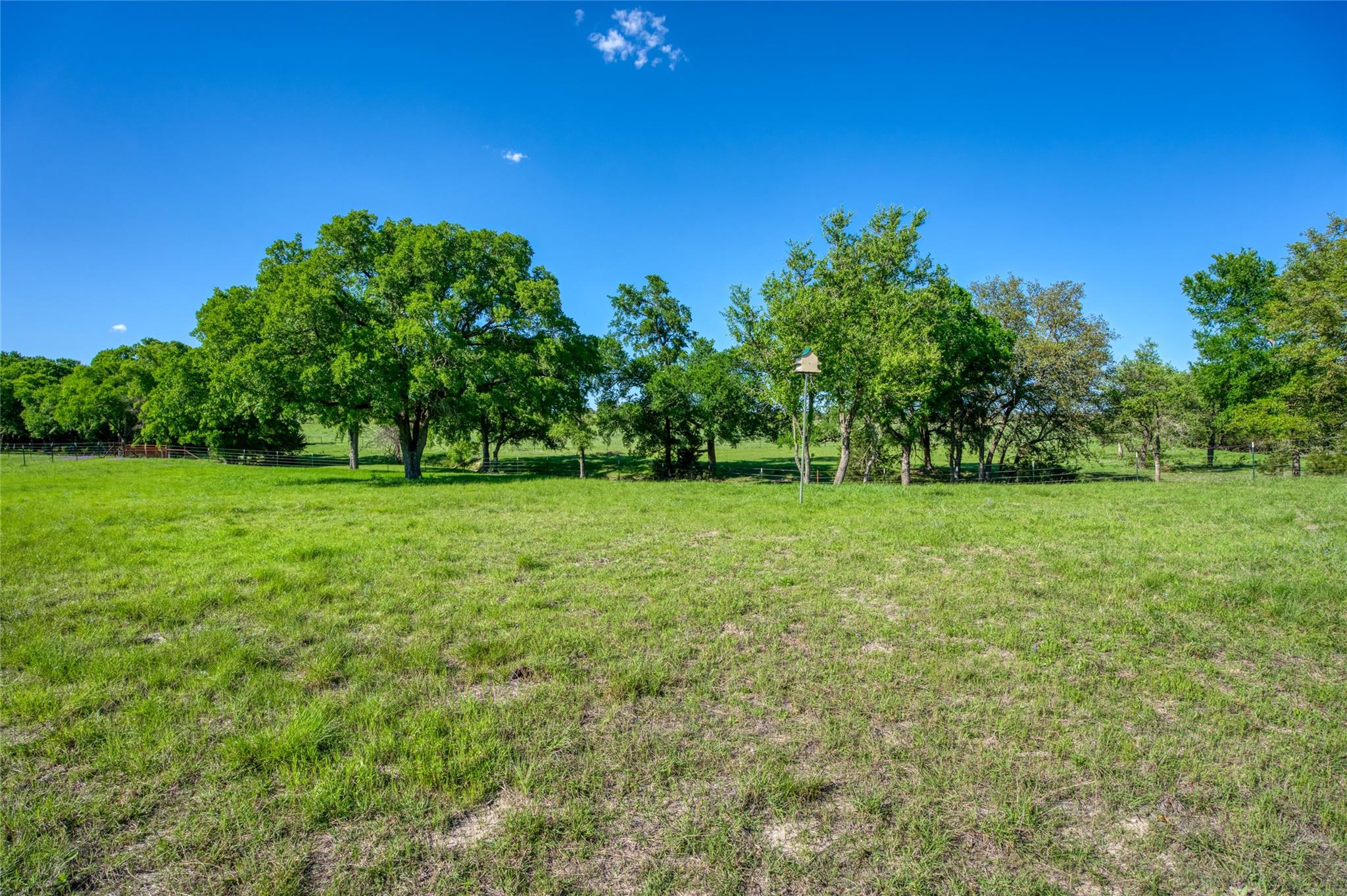 191 Pivot Cir, Briggs, TX 78608