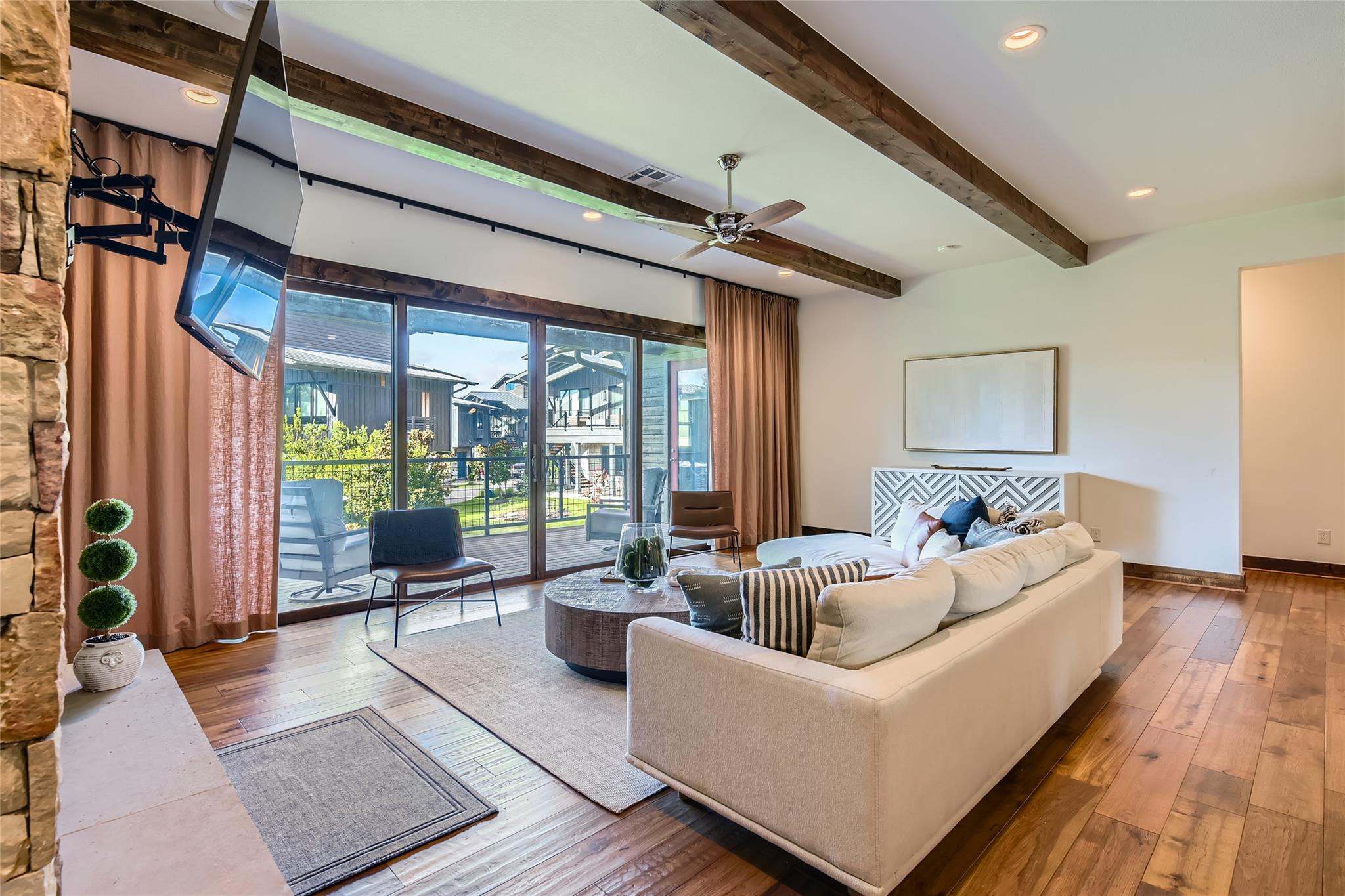 2217 Seabiscuit Cv # 103, Spicewood, TX 78669